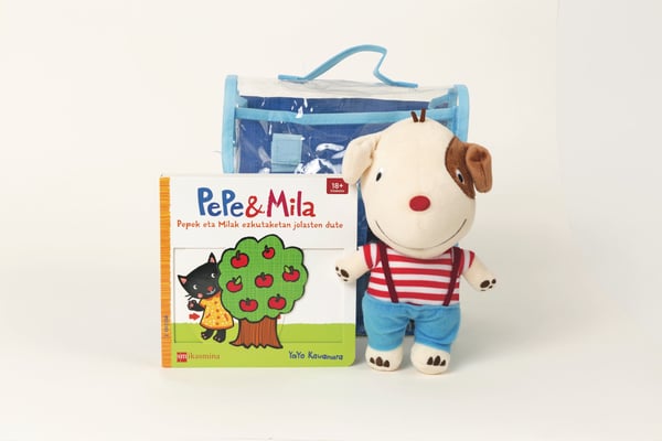 Portada del producto:  Pepe eta Mila ezkutaketan jolasten dute (Peperen Sorta)